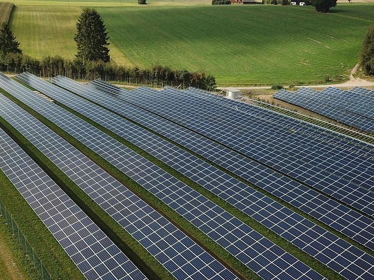 10 Powerful Benefits of Solar and Batteries for Your Home in 2025